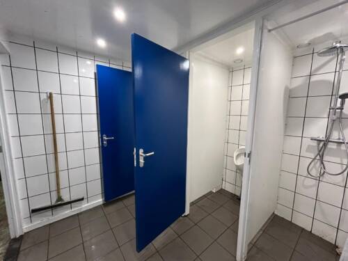 Toiletten + douche